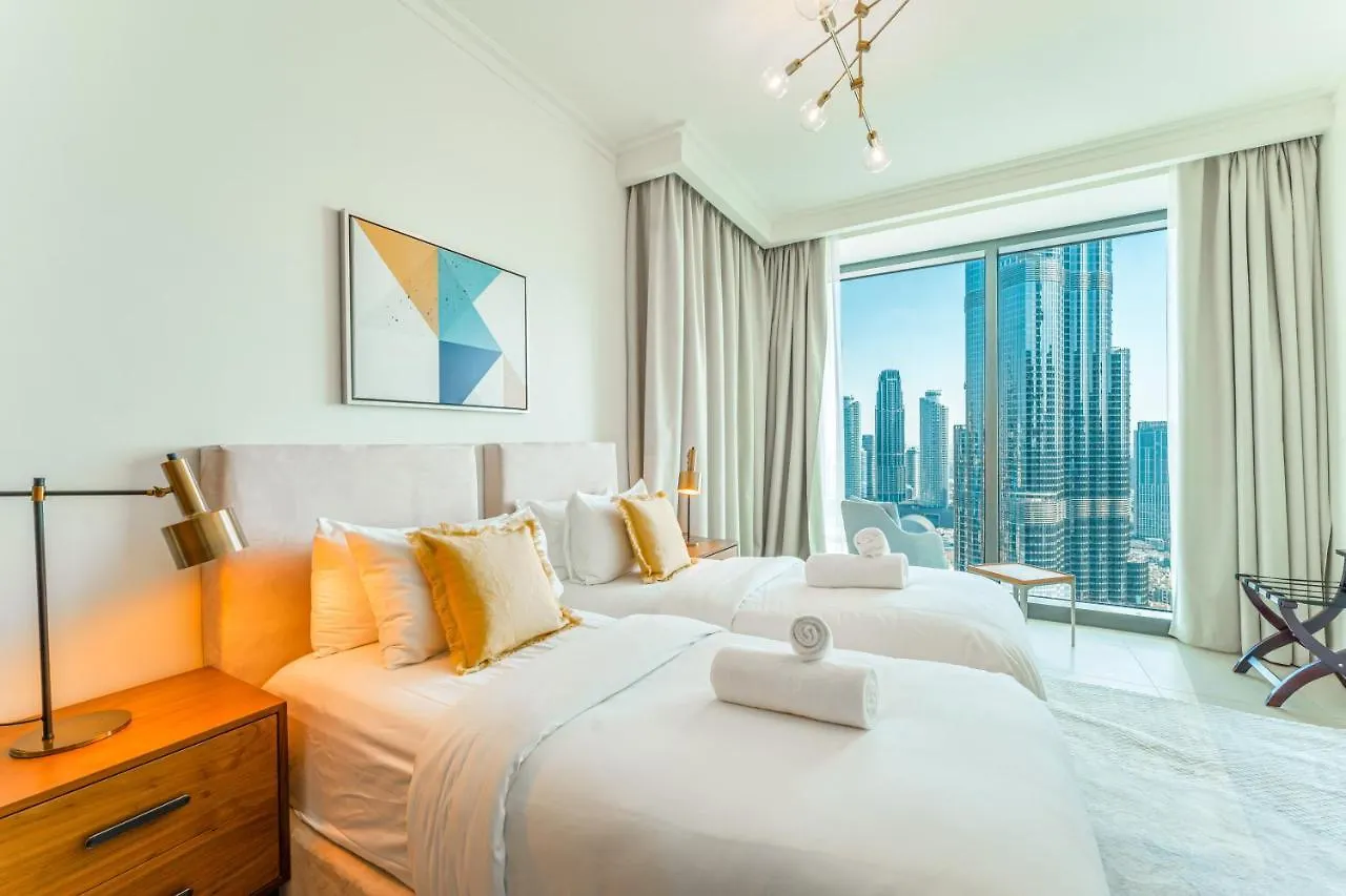 3 Bed Burj Vista Breathtaking Burj Khalifa Views Apartment Dubai 0*,