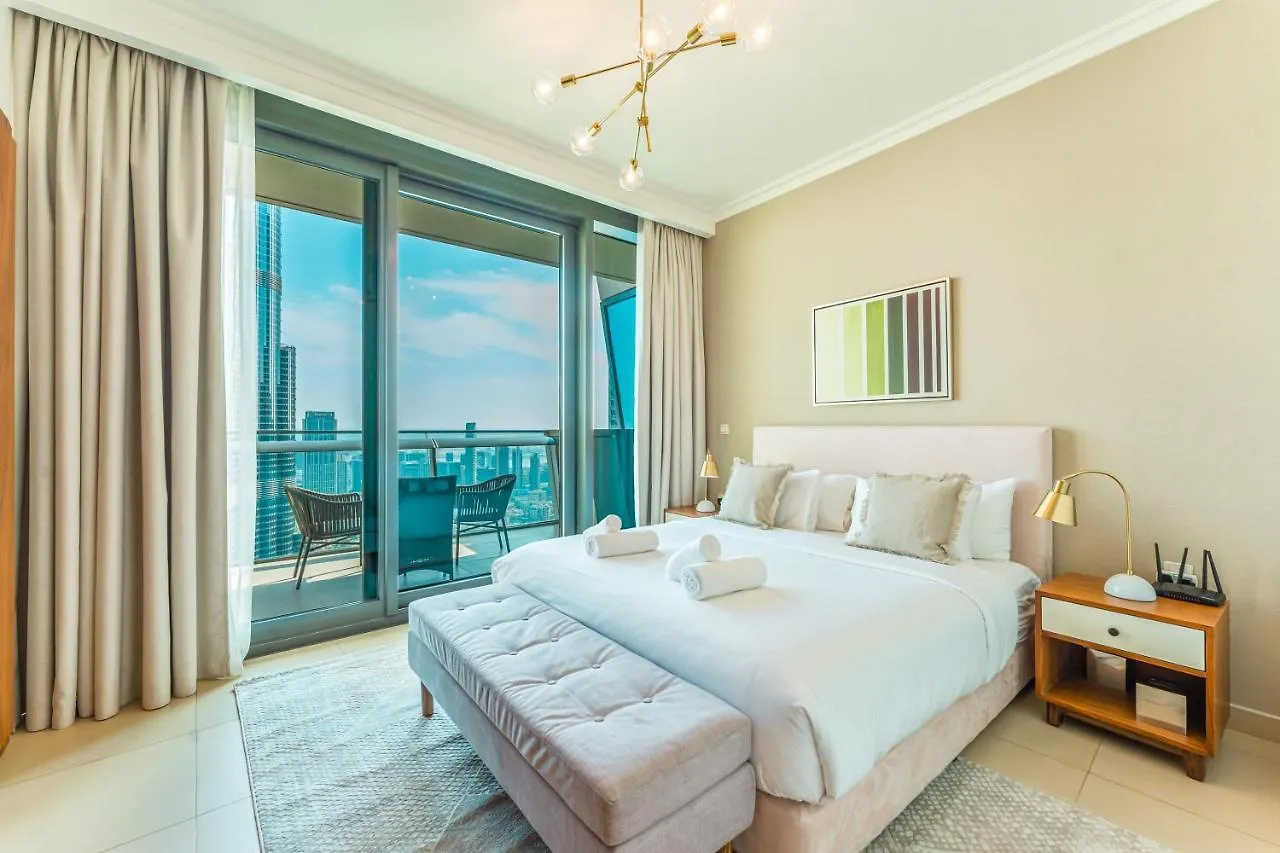 3 Bed Burj Vista Breathtaking Burj Khalifa Views Apartment Dubai 0*,